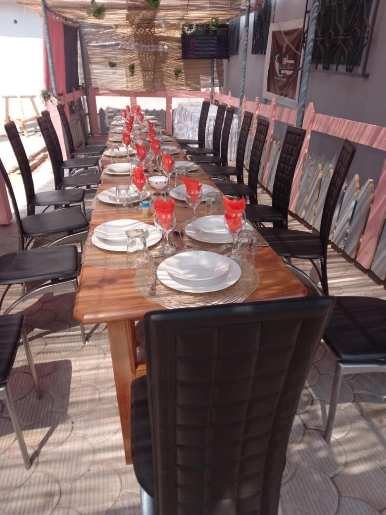 Bh Apero Club Hotell Bertoua Exteriör bild